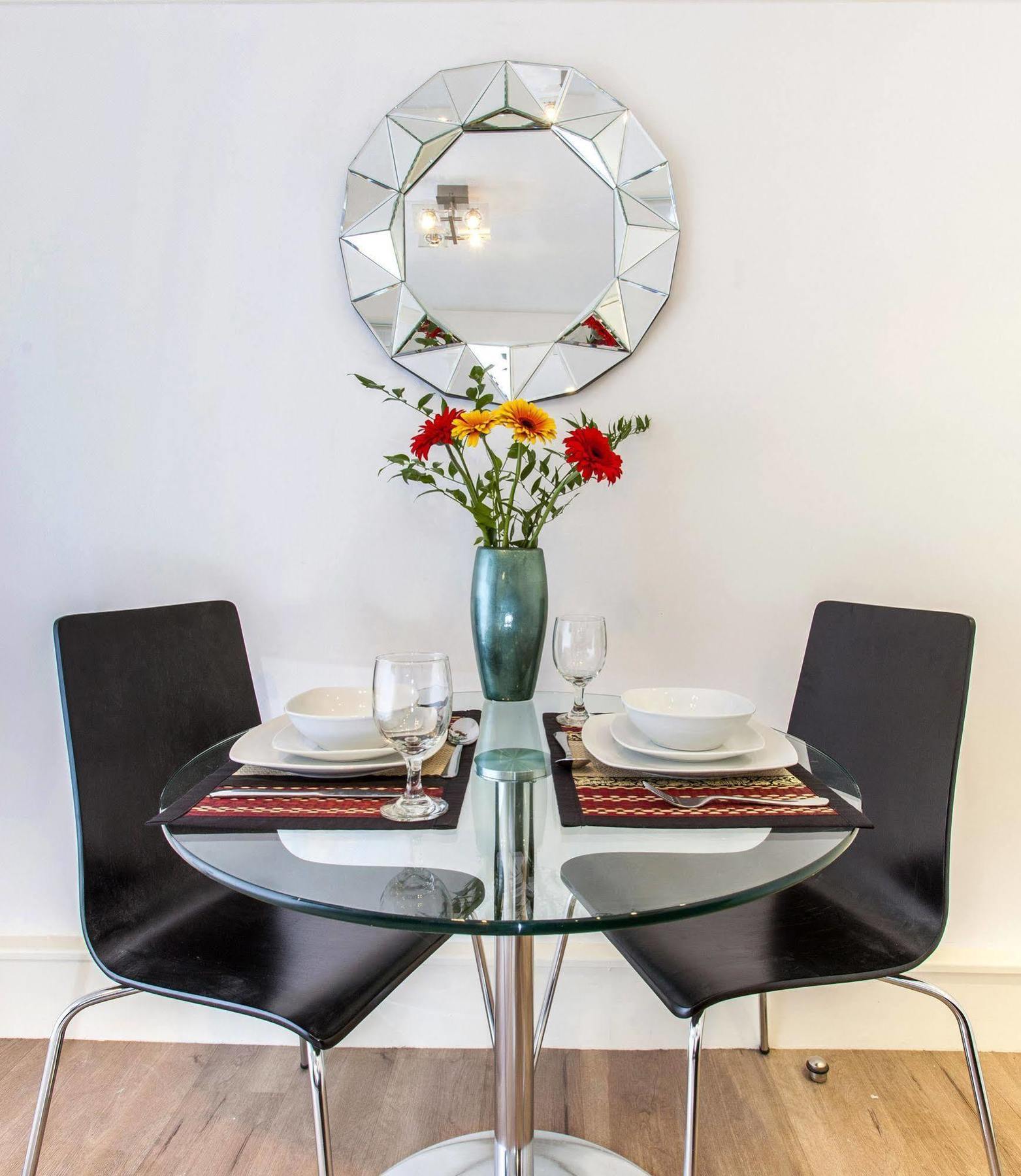 Club Living - Liverpool St. Apartment *